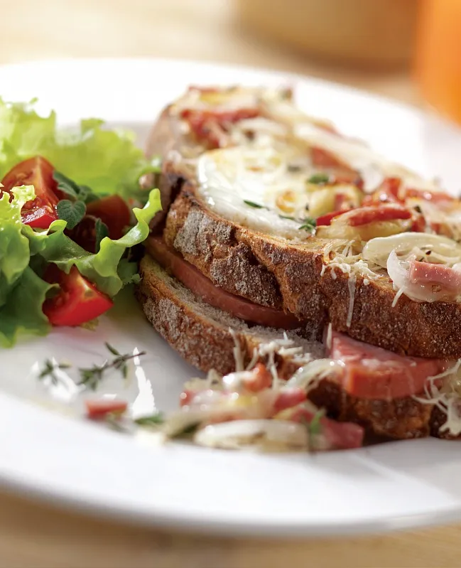 Сэндвич с яйцом и ветчиной "Филейной"