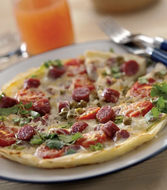 Омлет с колбасками “Охотничьи”